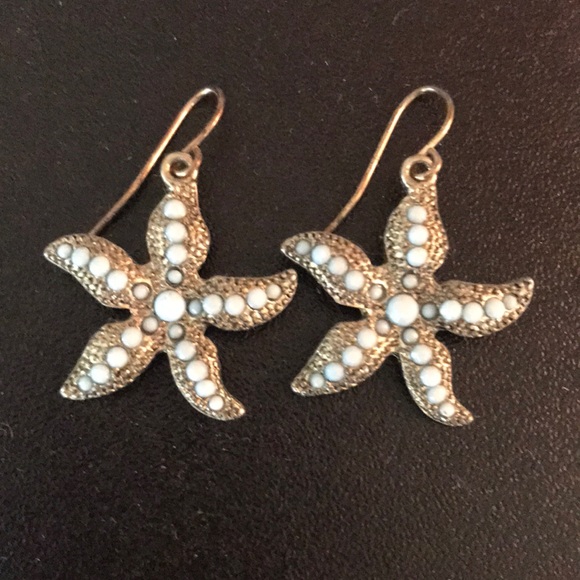 Francesca's Collections Jewelry - MOVING SALE!!⭐️EUC starfish earrings⭐️